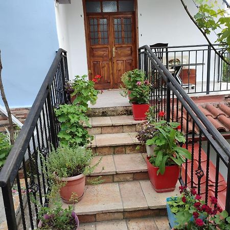Guest House Eloid 베라트 외부 사진