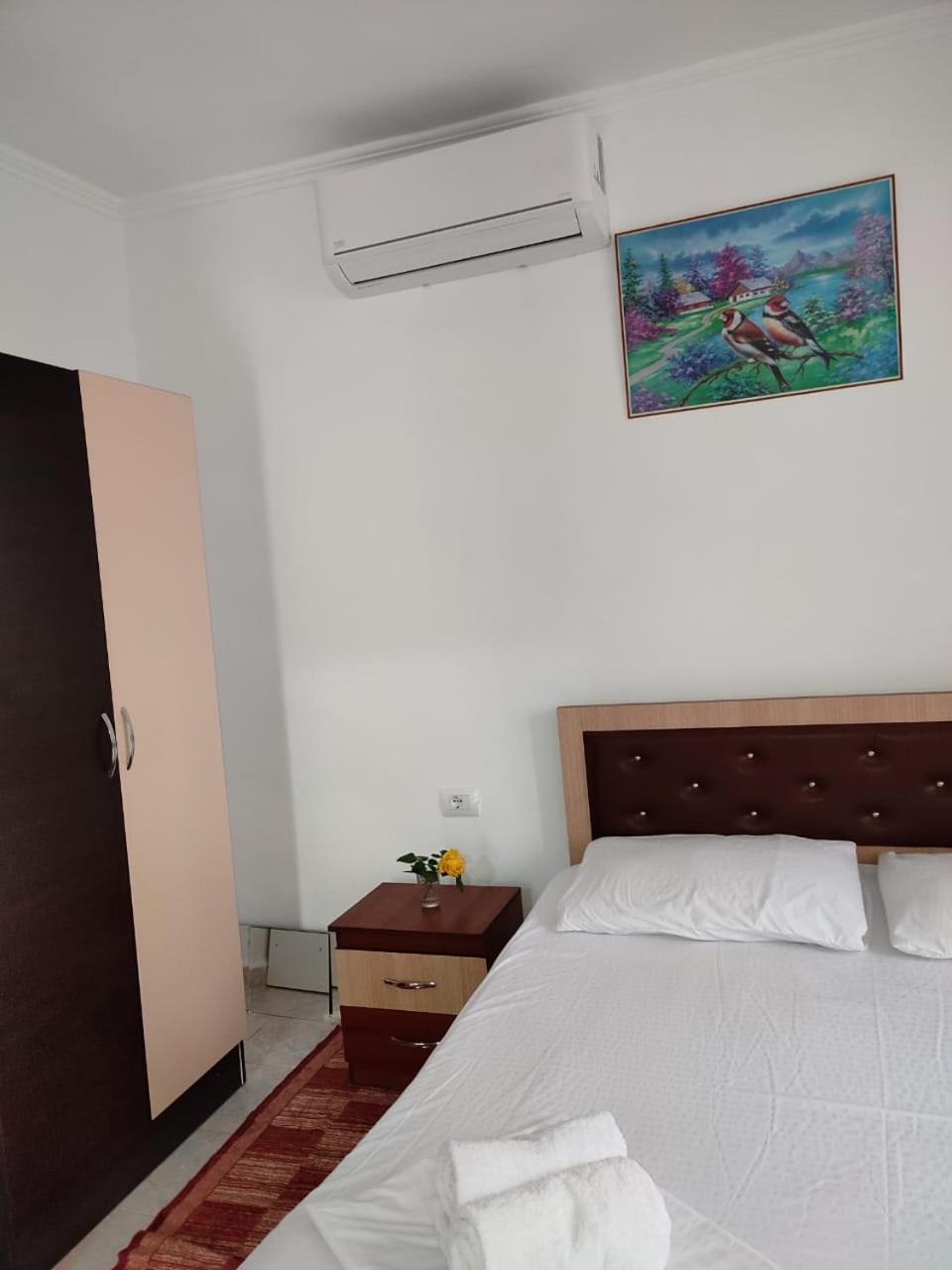 Guest House Eloid 베라트 외부 사진