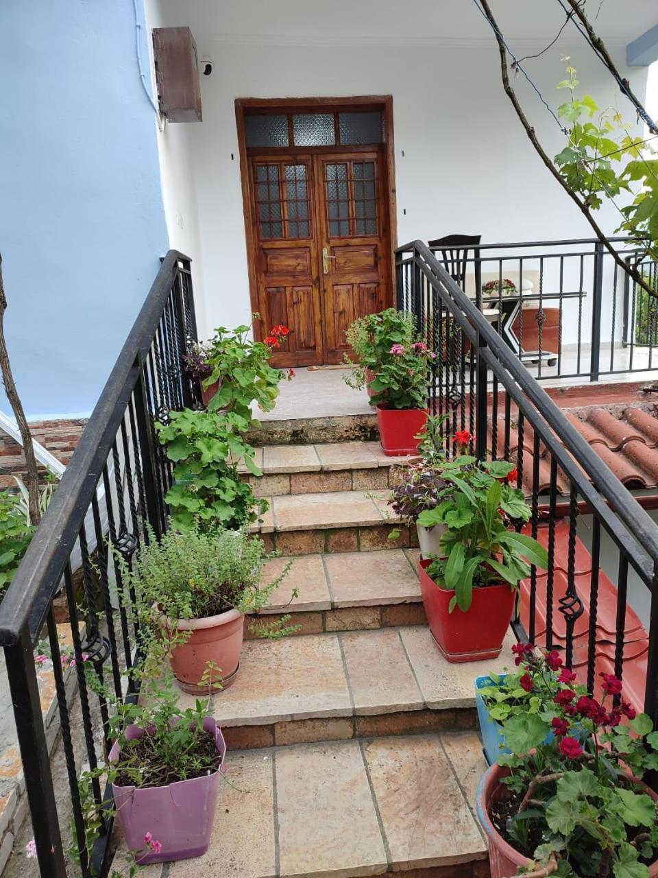 Guest House Eloid 베라트 외부 사진