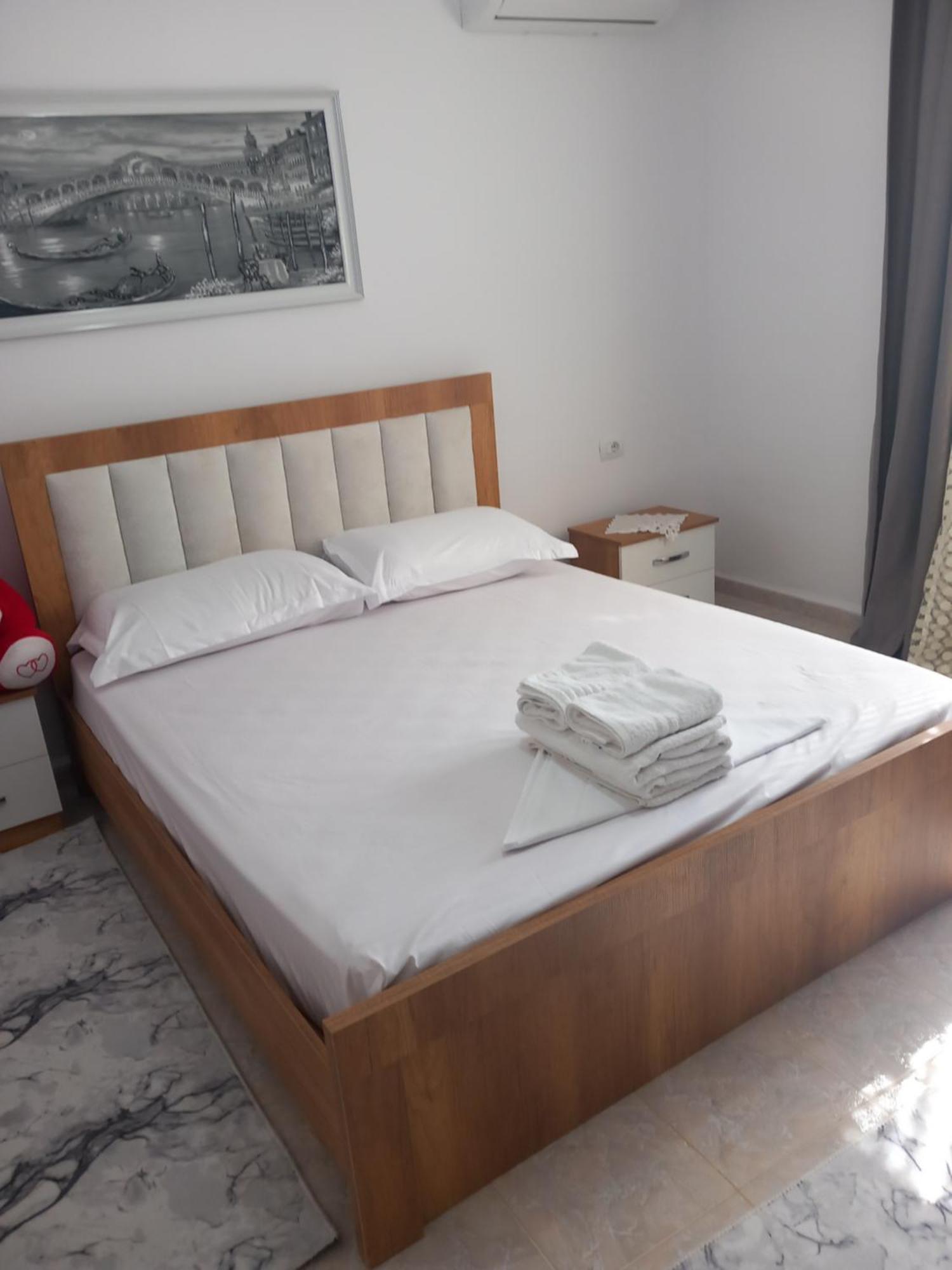 Guest House Eloid 베라트 외부 사진